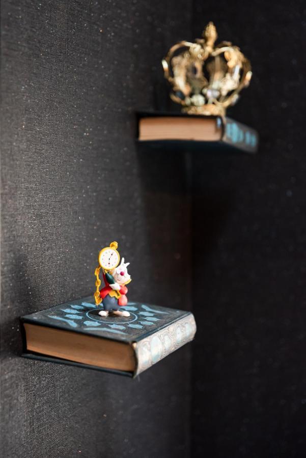Insolite Alice In Wonderland Gujan-Mestras Ngoại thất bức ảnh